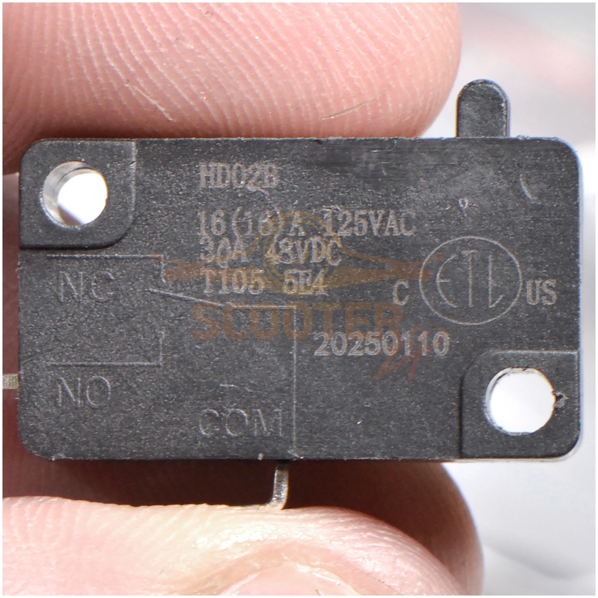 Выключатель HD02 16(12)А 250V / 16(12)А 125V / 20А 36V для воздуходувки CHAMPION EB-3510