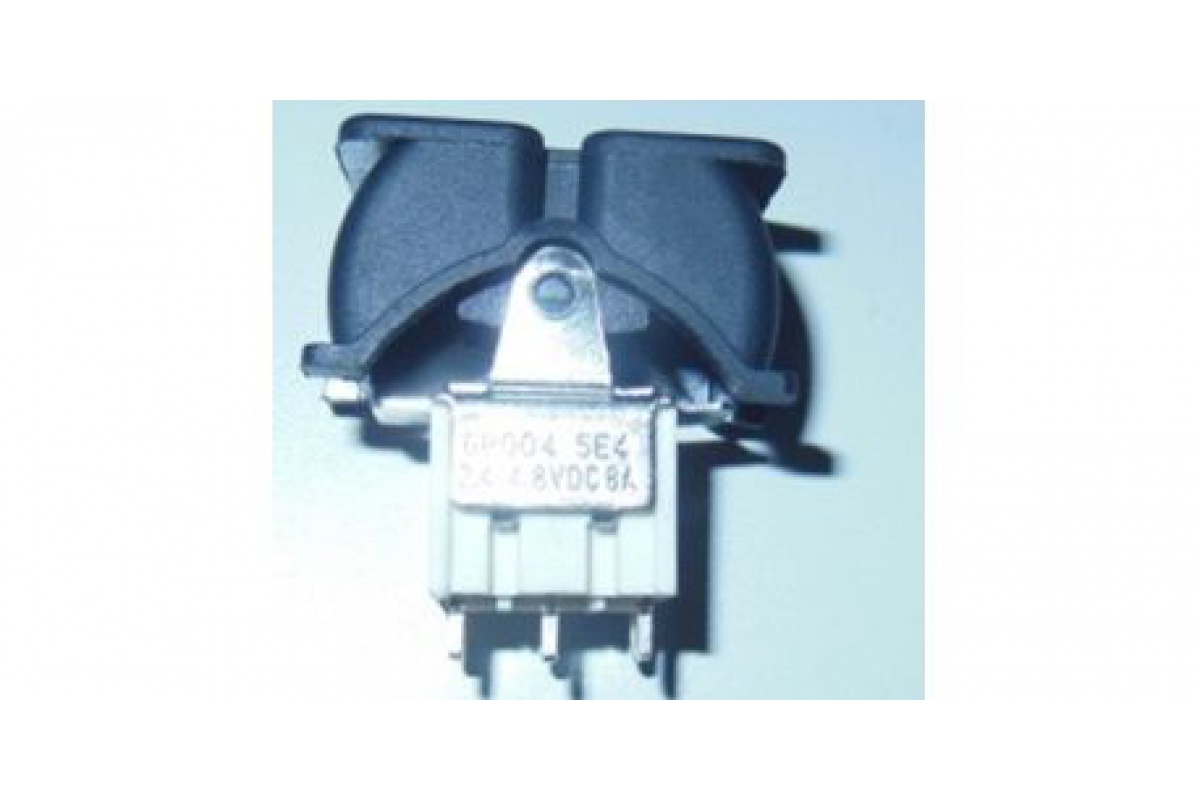 Выключатель GP004 5E4 2.4-4.8V DC 8A для отвертки аккумуляторной URAGAN MASD-4.8-1-FL, V000-000-370